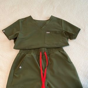 FIGS Olive Green Scrubs Set